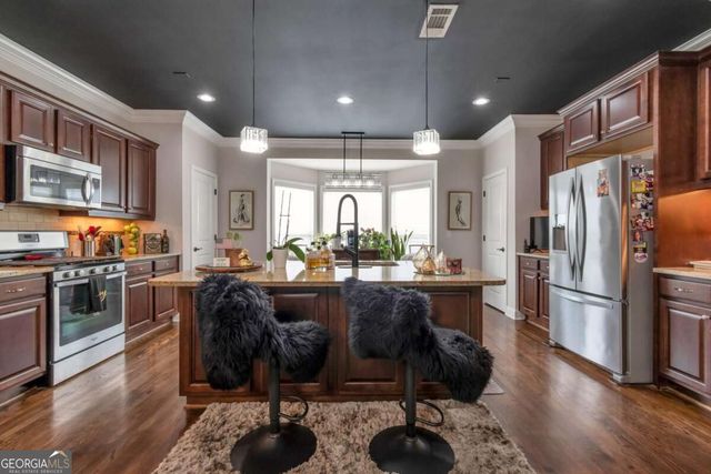 2153 W Village Lane SE, Smyrna, GA 30080