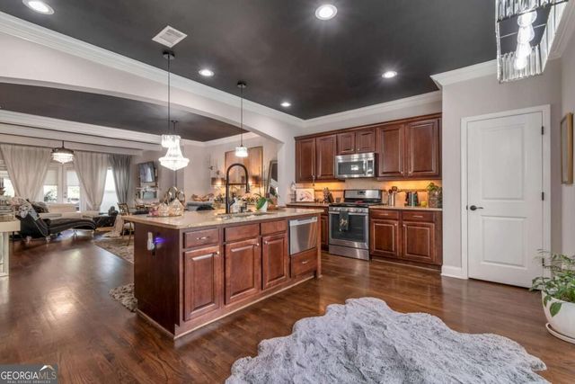 2153 W Village Lane SE, Smyrna, GA 30080