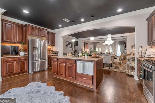 2153 W Village Lane SE, Smyrna, GA 30080