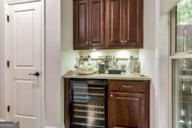 2153 W Village Lane SE, Smyrna, GA 30080
