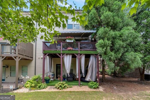 2153 W Village Lane SE, Smyrna, GA 30080