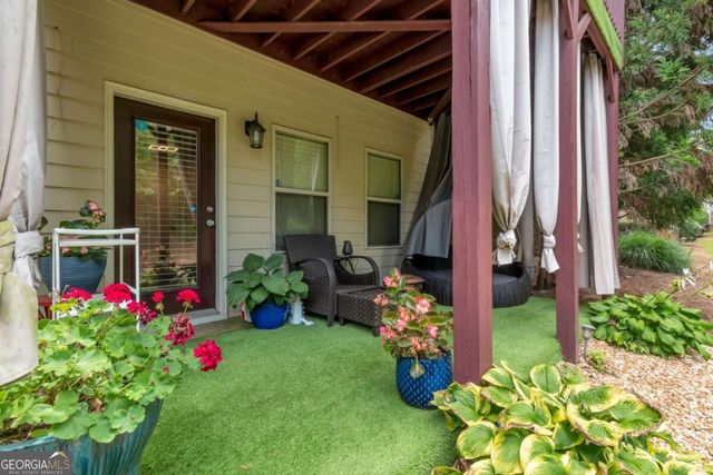 2153 W Village Lane SE, Smyrna, GA 30080