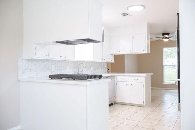3240 County Road 155, Alvin, TX 77511