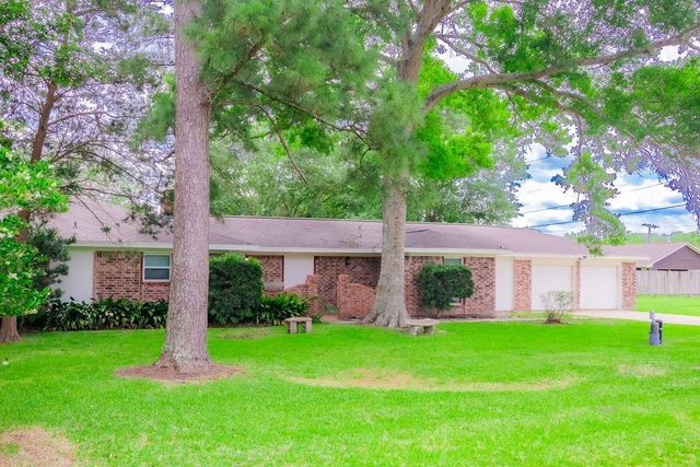 3240 County Road 155, Alvin, TX 77511