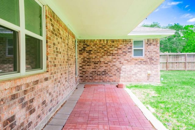 3240 County Road 155, Alvin, TX 77511