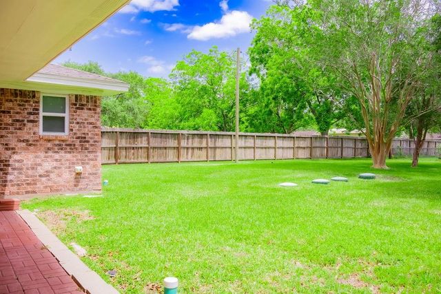 3240 County Road 155, Alvin, TX 77511