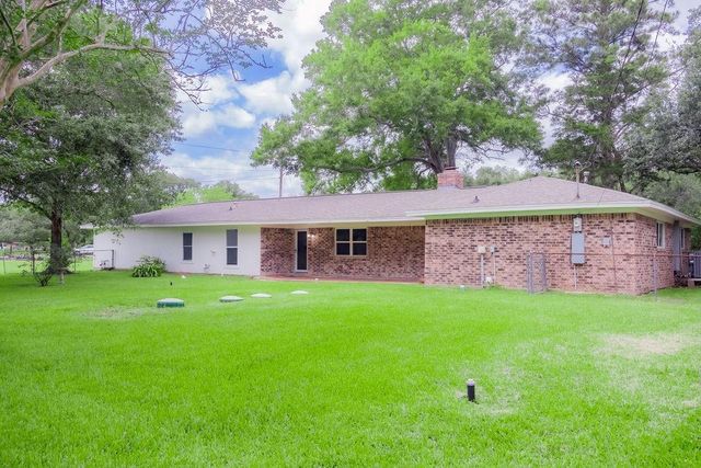 3240 County Road 155, Alvin, TX 77511