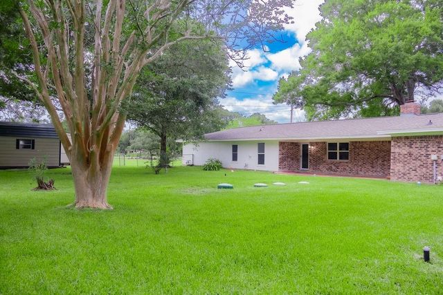3240 County Road 155, Alvin, TX 77511