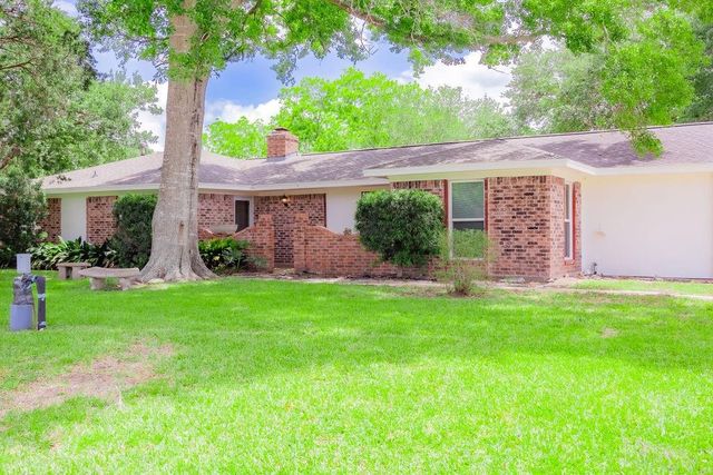 3240 County Road 155, Alvin, TX 77511