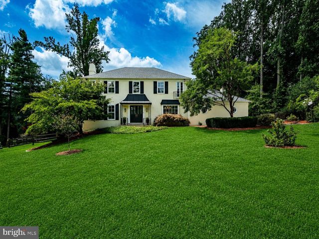 4 DENFORD DR, Newtown Square, PA 19073