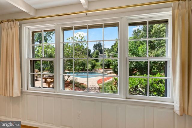 4 DENFORD DR, Newtown Square, PA 19073