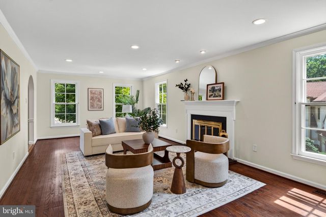 4 DENFORD DR, Newtown Square, PA 19073