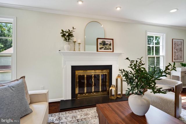 4 DENFORD DR, Newtown Square, PA 19073
