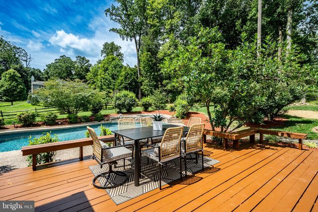 4 DENFORD DR, Newtown Square, PA 19073