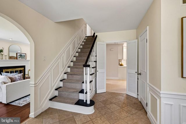 4 DENFORD DR, Newtown Square, PA 19073