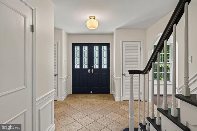 4 DENFORD DR, Newtown Square, PA 19073