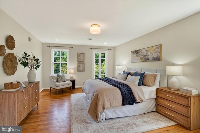 4 DENFORD DR, Newtown Square, PA 19073