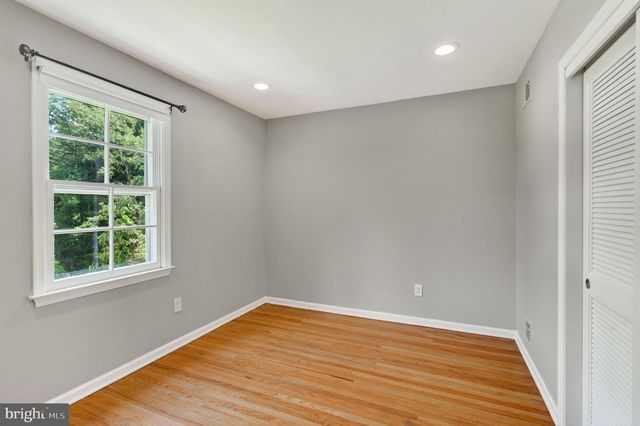 4 DENFORD DR, Newtown Square, PA 19073