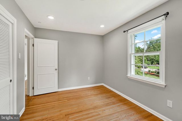 4 DENFORD DR, Newtown Square, PA 19073