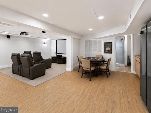 4 DENFORD DR, Newtown Square, PA 19073