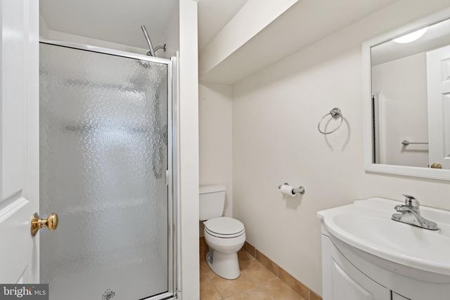 4 DENFORD DR, Newtown Square, PA 19073