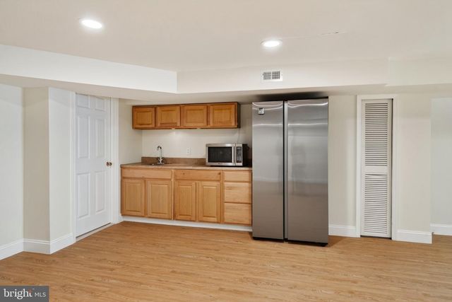 4 DENFORD DR, Newtown Square, PA 19073