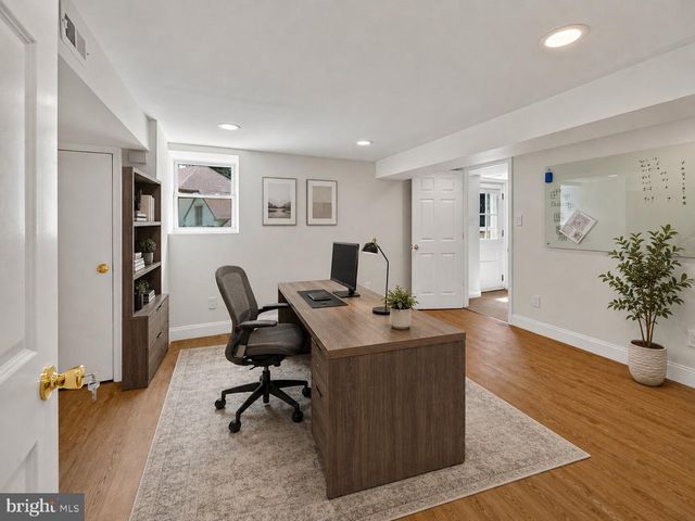 4 DENFORD DR, Newtown Square, PA 19073