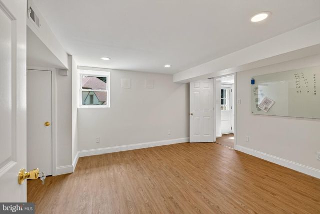 4 DENFORD DR, Newtown Square, PA 19073