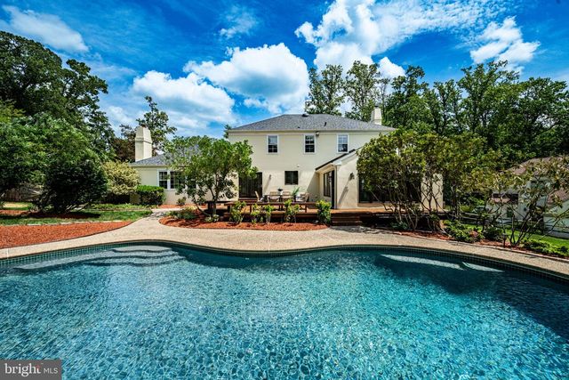 4 DENFORD DR, Newtown Square, PA 19073