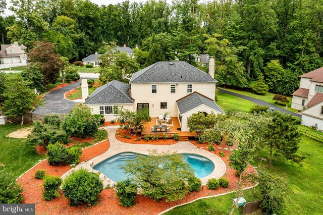 4 DENFORD DR, Newtown Square, PA 19073