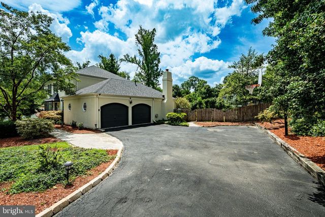 4 DENFORD DR, Newtown Square, PA 19073