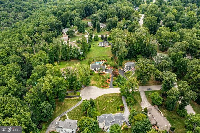 4 DENFORD DR, Newtown Square, PA 19073