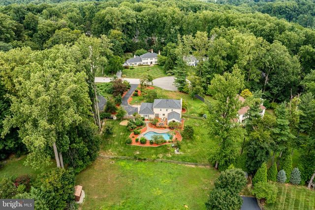 4 DENFORD DR, Newtown Square, PA 19073