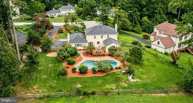 4 DENFORD DR, Newtown Square, PA 19073