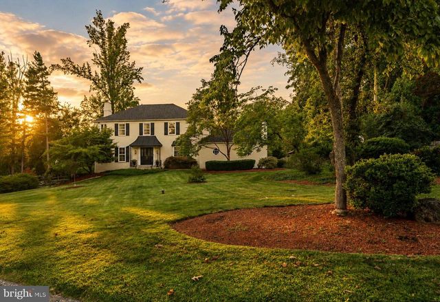 4 DENFORD DR, Newtown Square, PA 19073