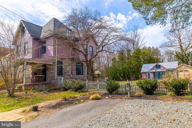 5 PARK AVE, Oreland, PA 19075