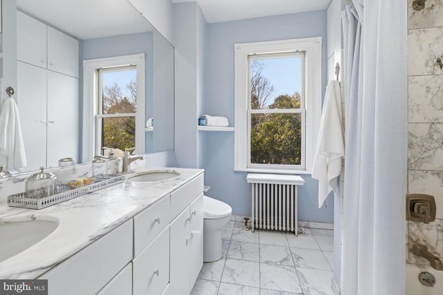 5 PARK AVE, Oreland, PA 19075