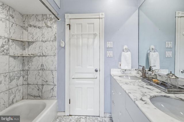 5 PARK AVE, Oreland, PA 19075