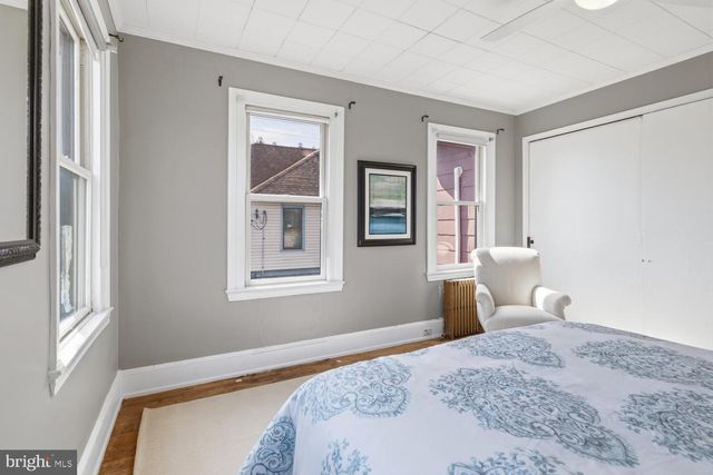 5 PARK AVE, Oreland, PA 19075