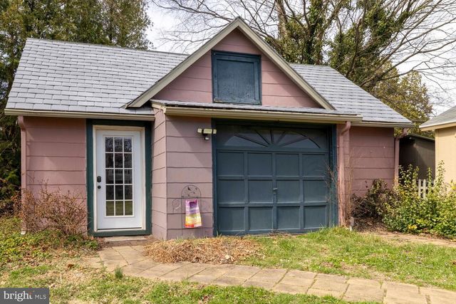 5 PARK AVE, Oreland, PA 19075