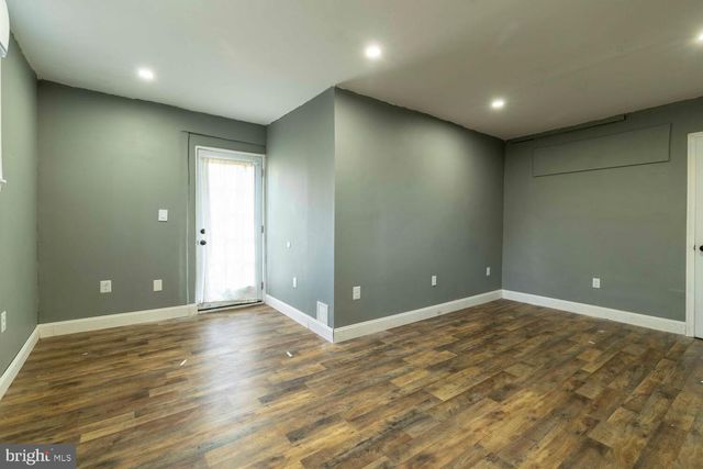 5 PARK AVE, Oreland, PA 19075