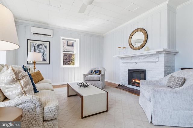 5 PARK AVE, Oreland, PA 19075