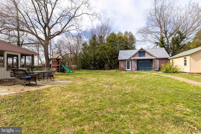 5 PARK AVE, Oreland, PA 19075