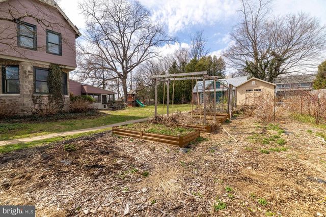 5 PARK AVE, Oreland, PA 19075