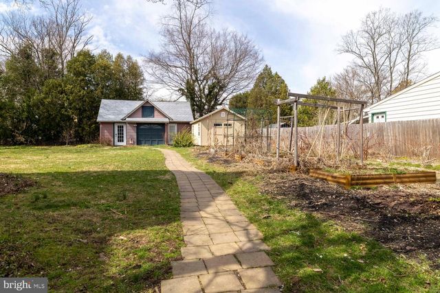 5 PARK AVE, Oreland, PA 19075