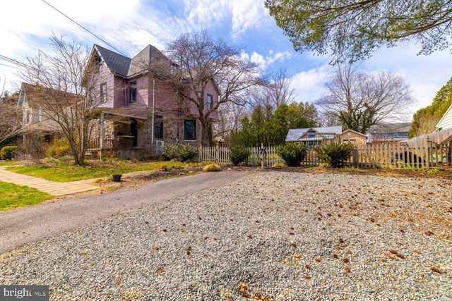 5 PARK AVE, Oreland, PA 19075