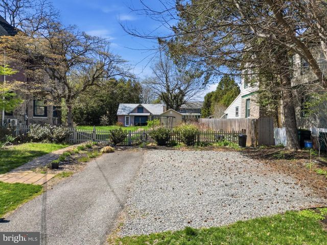 5 PARK AVE, Oreland, PA 19075