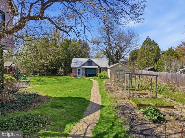 5 PARK AVE, Oreland, PA 19075