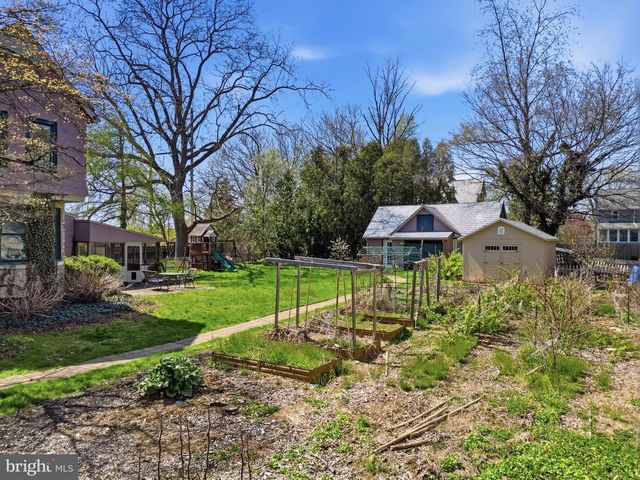 5 PARK AVE, Oreland, PA 19075