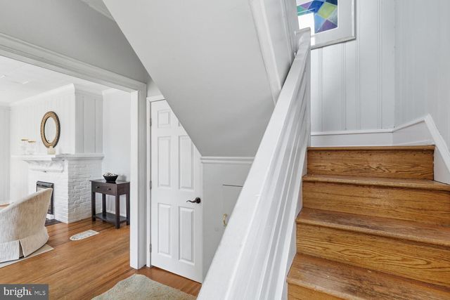 5 PARK AVE, Oreland, PA 19075